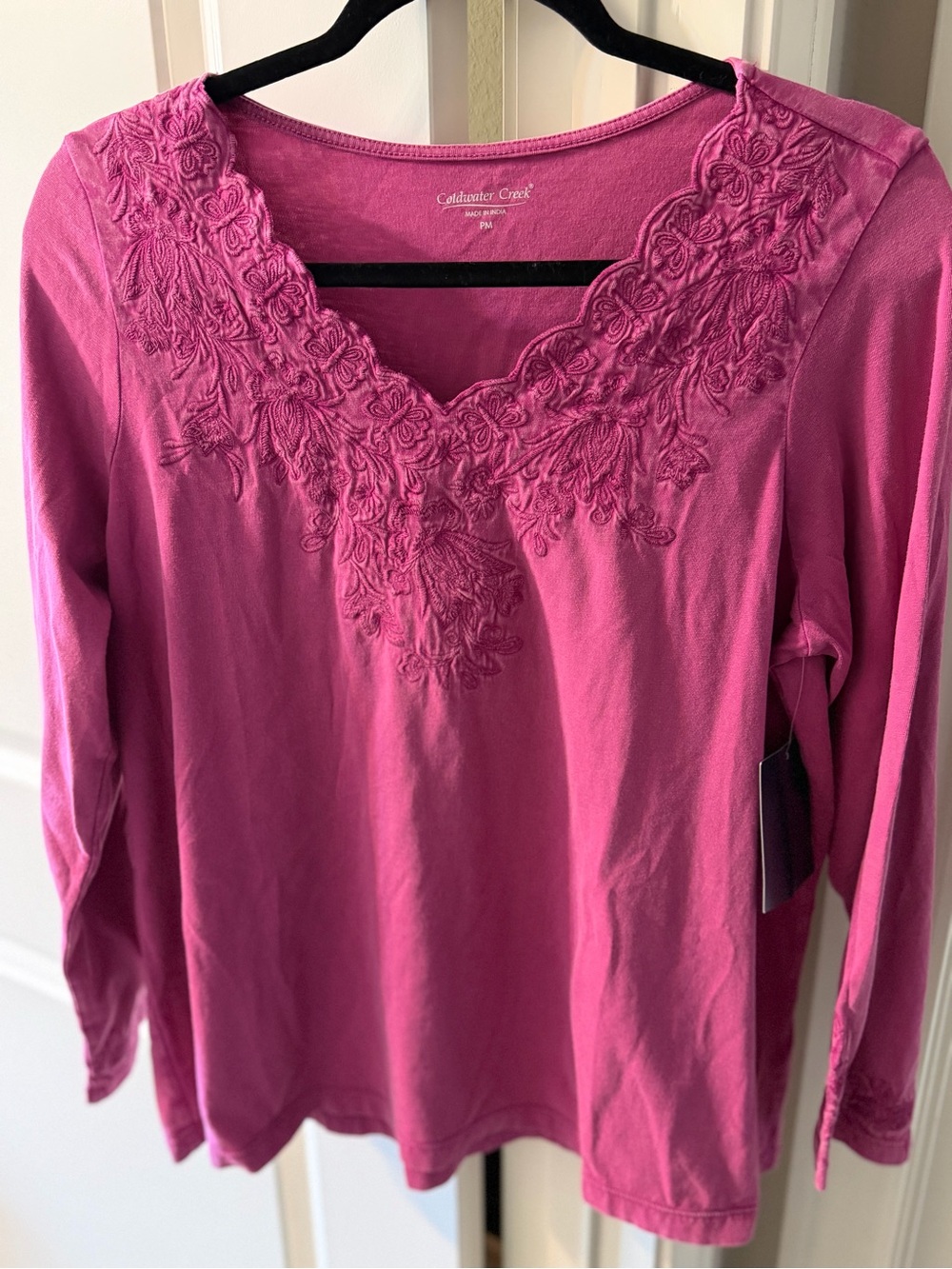 Coldwater Creek Fuchsia Floral-Embroidered V-Neck Long Sleeve Top Petite Medium.